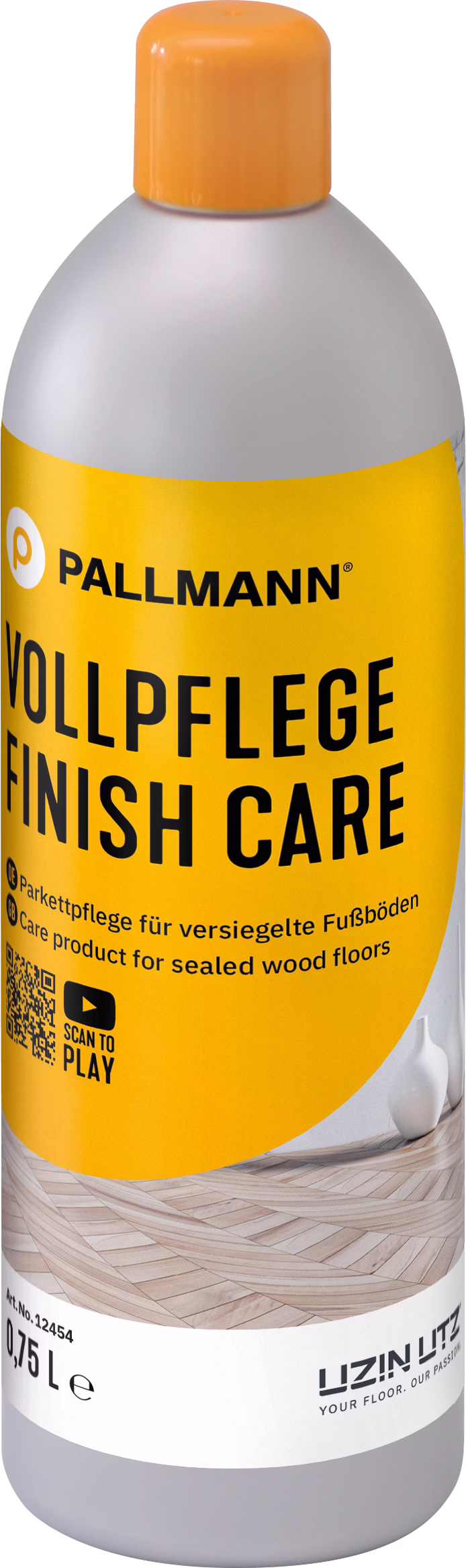 Eine hohe Kunststoffflasche mit orangefarbenem Schraubverschluss und leuchtend gelbem Etikett für PALLMANN 'Vollpflege Finish Care', ein Pflegemittel für versiegelte Holzböden. Das Etikett zeigt oben das schwarze PALLMANN-Logo und die große schwarze Aufschrift 'VOLLPFLEGE FINISH CARE', darunter die zweisprachige Zeile 'Parkettpflege für versiegelte Fußböden / Care product for sealed wood floors', einen QR-Code mit 'SCAN TO PLAY' sowie ein Bild von hellem Parkett. Unten sind die Füllmenge '0,75 L', eine Artikelnummer und das Herstellerlogo 'UZIN UTZ' angeführt. Der Flaschenkörper ist hellgrau, hat eine abgerundete Schulter und eine glänzende Kunststoffoberfläche.